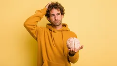 Din hjärna förändras fem gånger under livet – det här händer i varje fas enligt forskningen